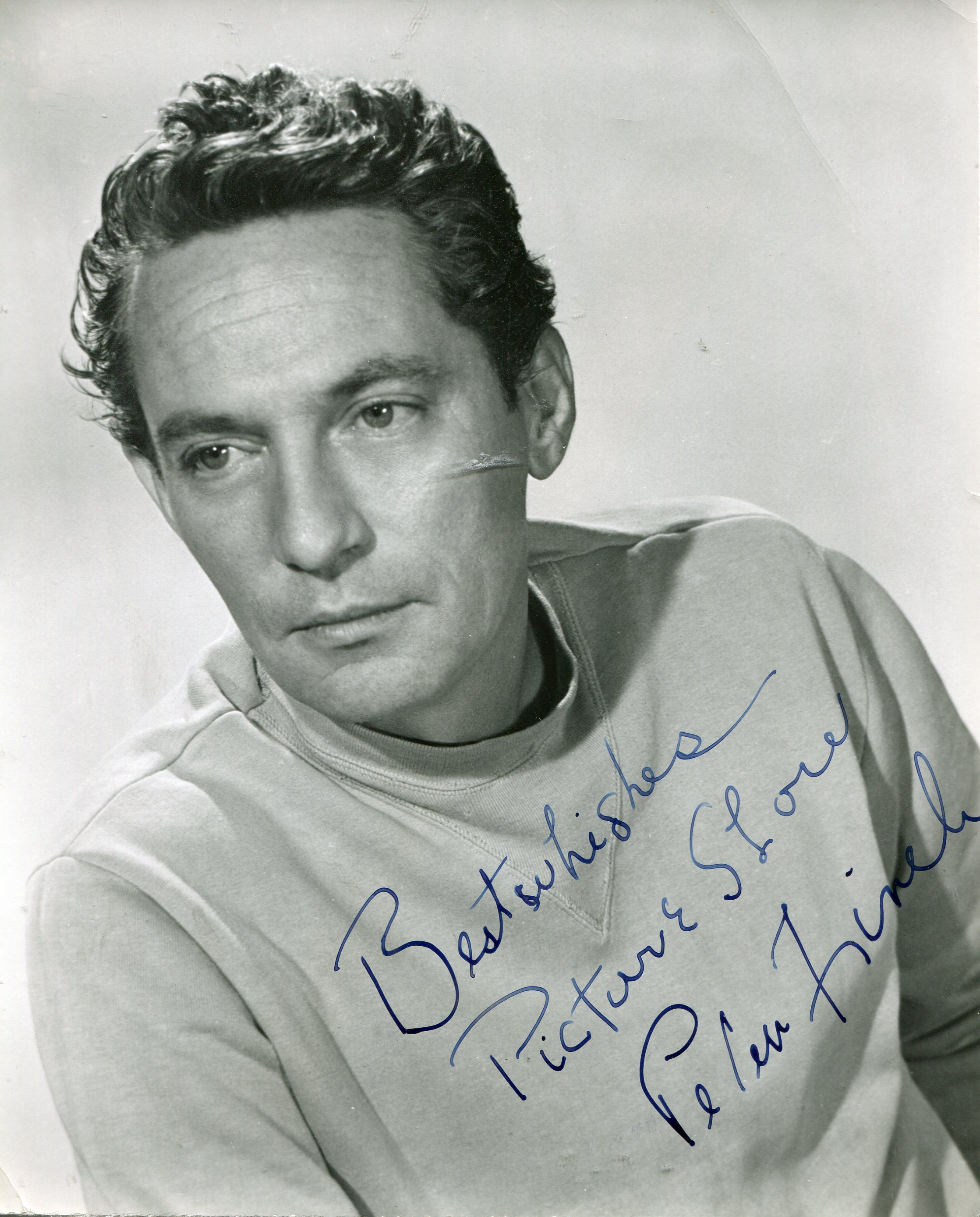 Peter Finch – Movies & Autographed Portraits Through The Decades