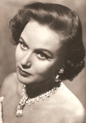Nadia Gray