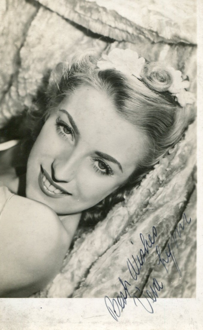 Vera Lynn – Movies & Autographed Portraits Through The Decades